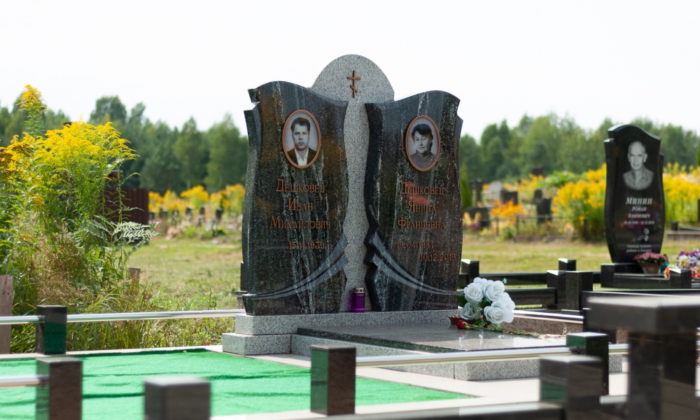 Памятники оптом в Беларуси от ООО Грин-Стоун: любые формы и камни, цены первого импортера
