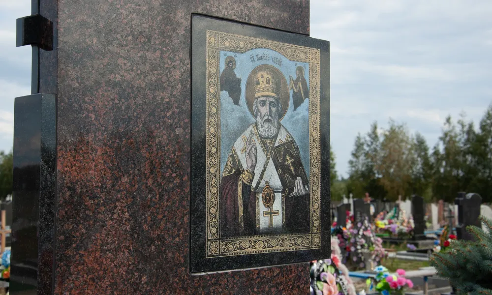 Памятники в Гомеле с художественным оформлением и установкой под ключ