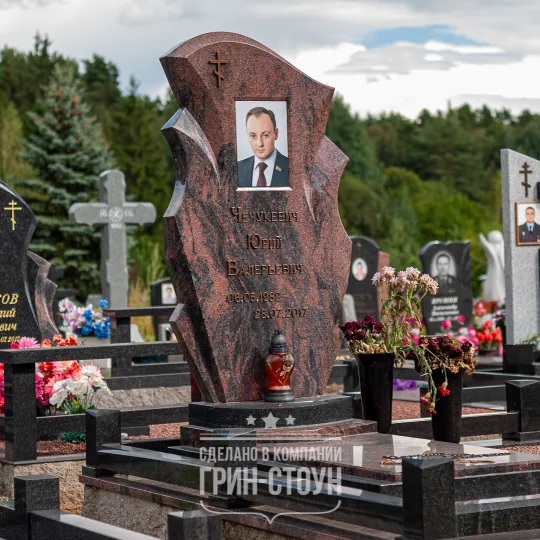 Фото комбинированного гранитного комплекса из финской Авроры и карельского габбро