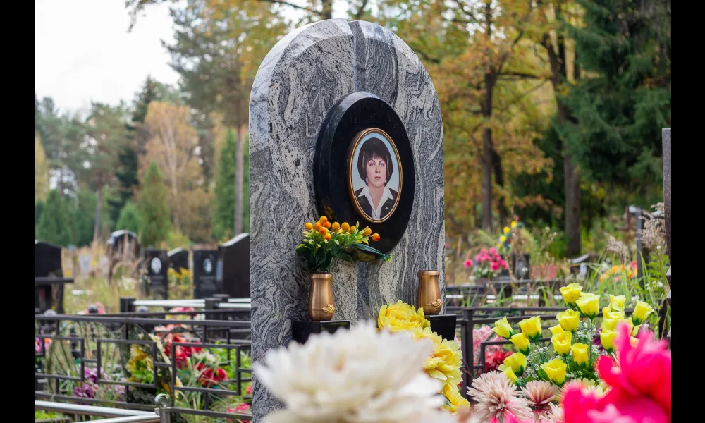 Эксклюзивные памятники в Минске от ООО Грин-Стоун. Элитный гранит, профессиональное качество, доступная цена