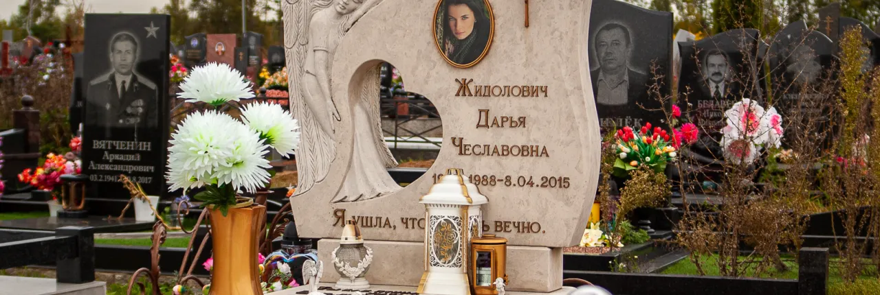 Мраморные памятники: отличительные особенности, достоинства и недостатки