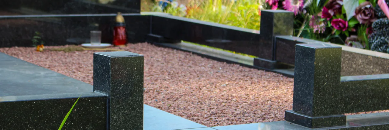 Гранитные ограды: виды, особенности установки и эксплуатации