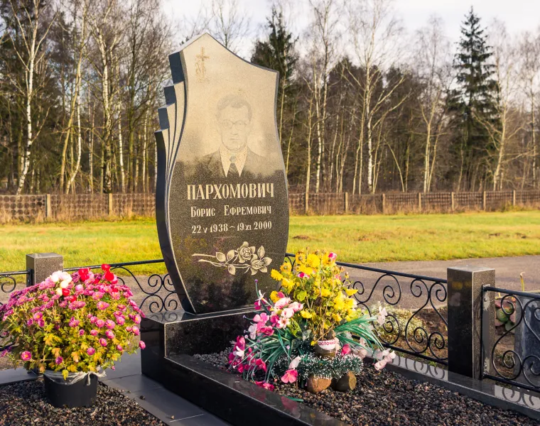 Можно ли ставить памятник осенью? Наши советы и рекомендации.