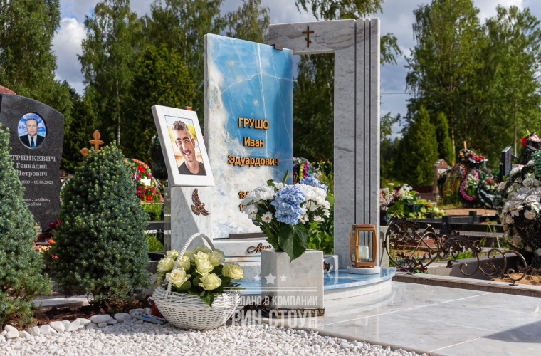 Гранитный комплекс – мужской памятник из оникса