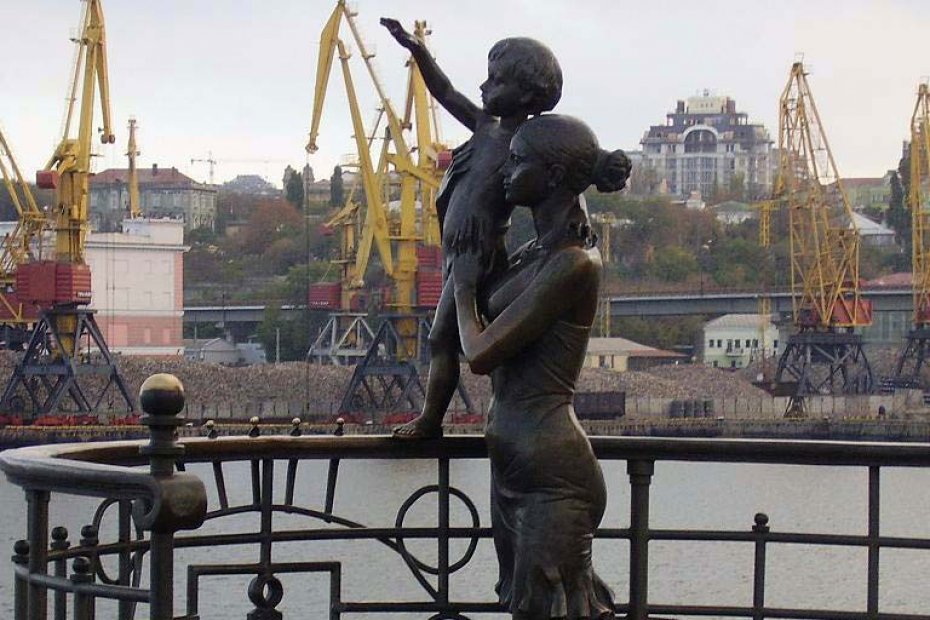 Женщины в памятниках: ТОП-10 самых известных