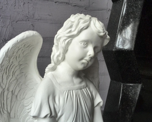 Поступили в продажу скульптуры ангелов